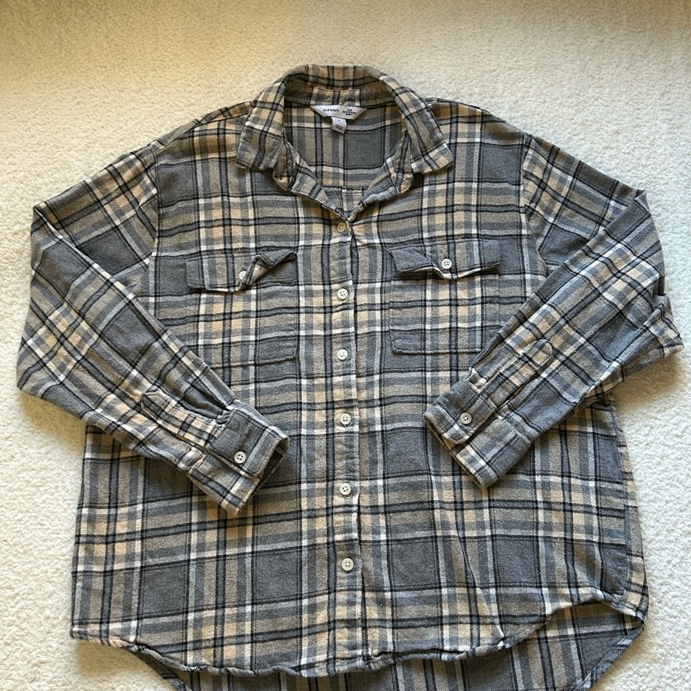 Women’s Old Navy Gray and Cream Plaid Shirt